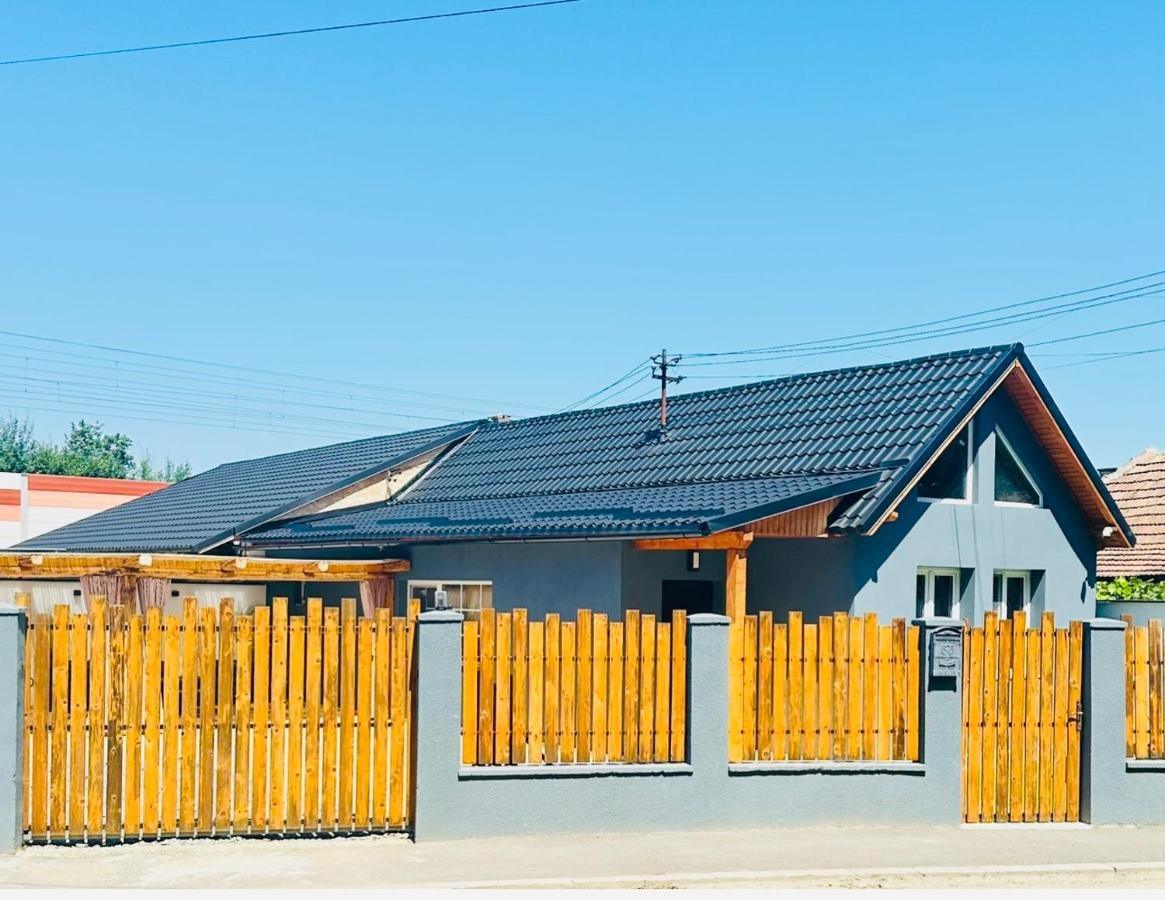 Villa 3 Mediaş エクステリア 写真